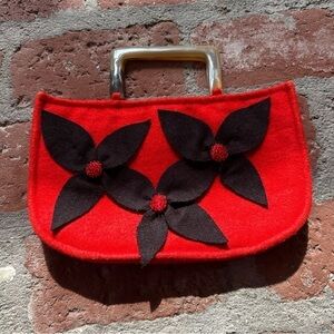 Shiraleah red and black felt flowered short handle purse clutch